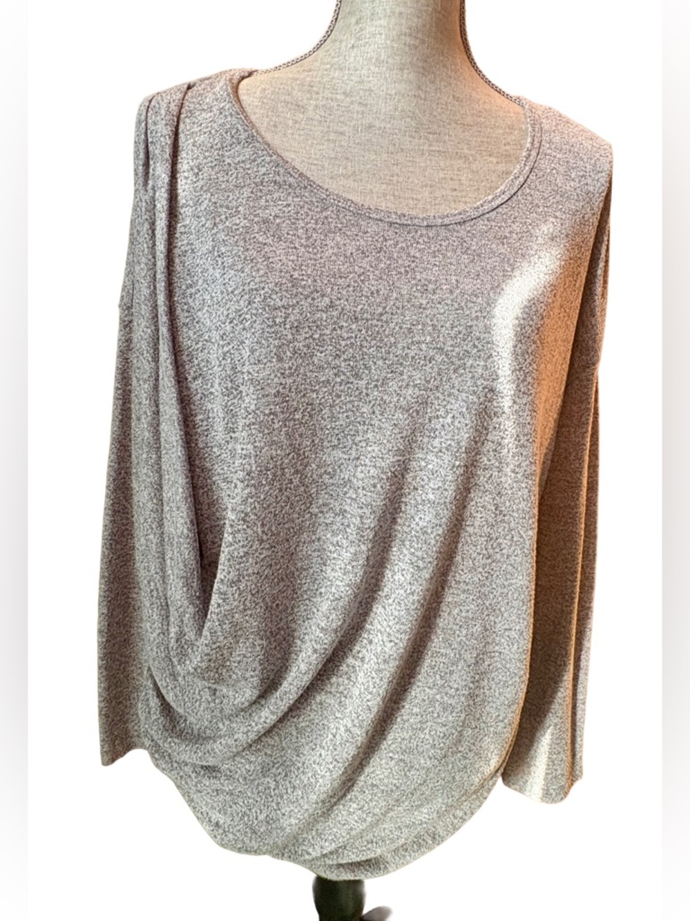 Double Zero Light Gray Long Sleeve Drape Lightweight Boutique Sweater Size L